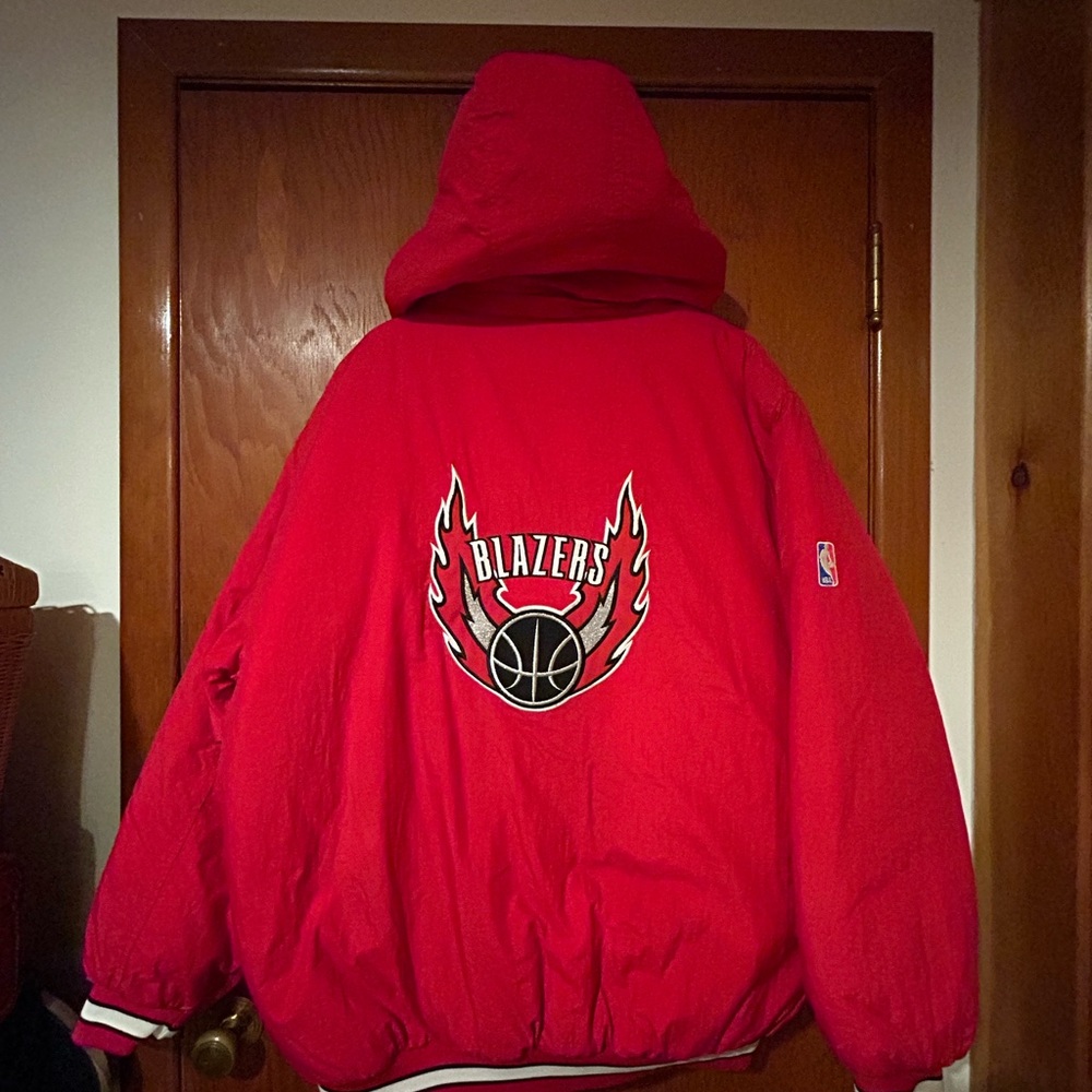 RARE VINTAGE REEBOK NBA PORTLAND TRAIL BLAZERS PUFFER JACKET